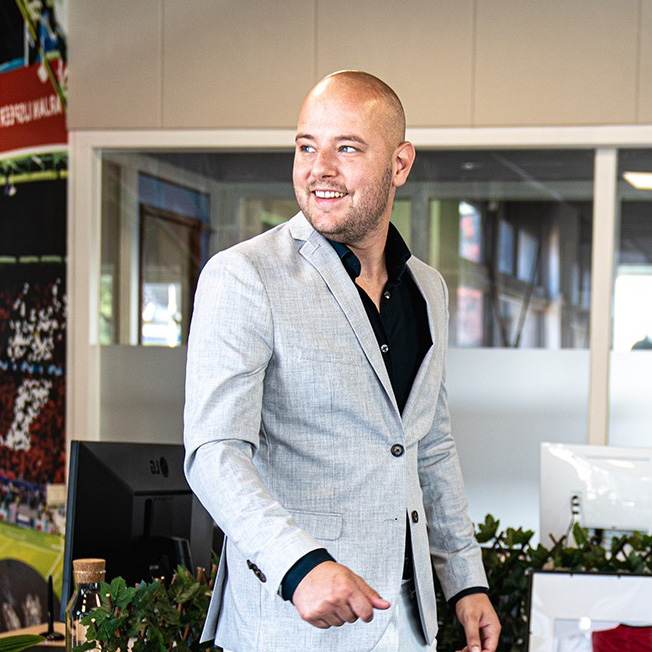 Jimmy Musters, Bol.com-specialist in Almelo